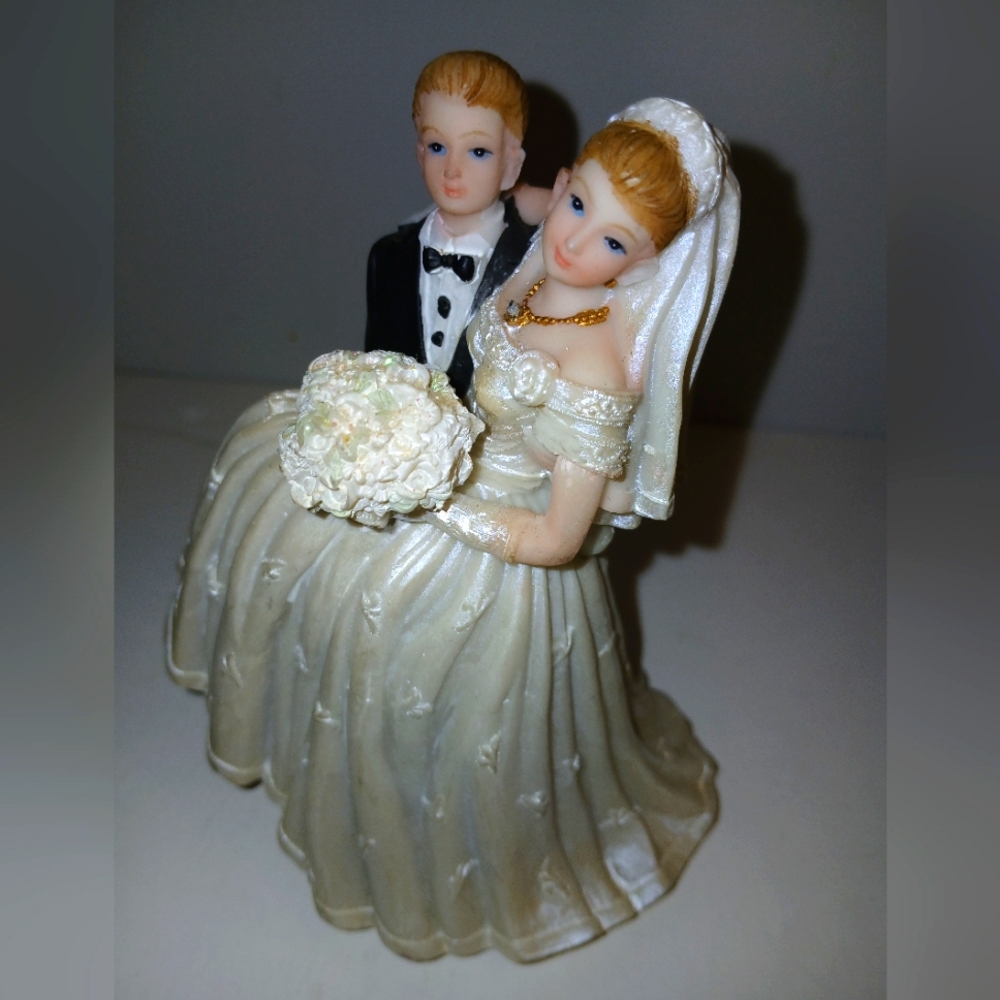 Wedding cake topper